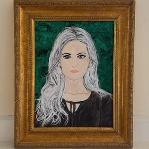 Original Female Portrait, Gold Framed Contemporary Painting, Woman with Long White Hair, Gray Eyes, Pink Lips, Emerald Green Background