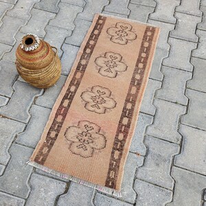 Kleiner türkischer Vintage Teppich: Oushak Braun & Orange, Handgefertigte Wolle (41 x 92 cm)