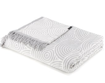 Gray Fleece Throw with Fringe – Modern Circular Pattern, Cozy Minimalist Home Décor