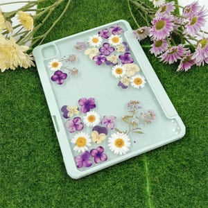 Handmade pressed flower purple hydrangea white daisy ipad case,iPad Air 11&#39;&#39; 13&quot; 2025,iPad Pro 11&#39;&#39;13&quot;2024,iPad a16 mini 7 iPad Air 5 case