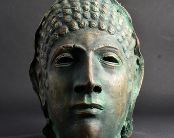 Réplique unique de l'époque romaine tardive vers 200 après J.-C. Casque-masque de parade des légionnaires DUROSTORUM (Silistra, Bulgarie) Terre cuite couleur bronze