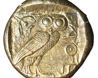 古代ギリシャの「アテナのフクロウ」記念銀貨。紀元前 450 年のアテネ