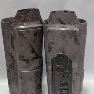 Mandalorian Gauntlets / Mandalorian Deathwatch Gauntlets Invisible Hinge System Resin Print