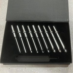 Box of 9 Inline Hooks