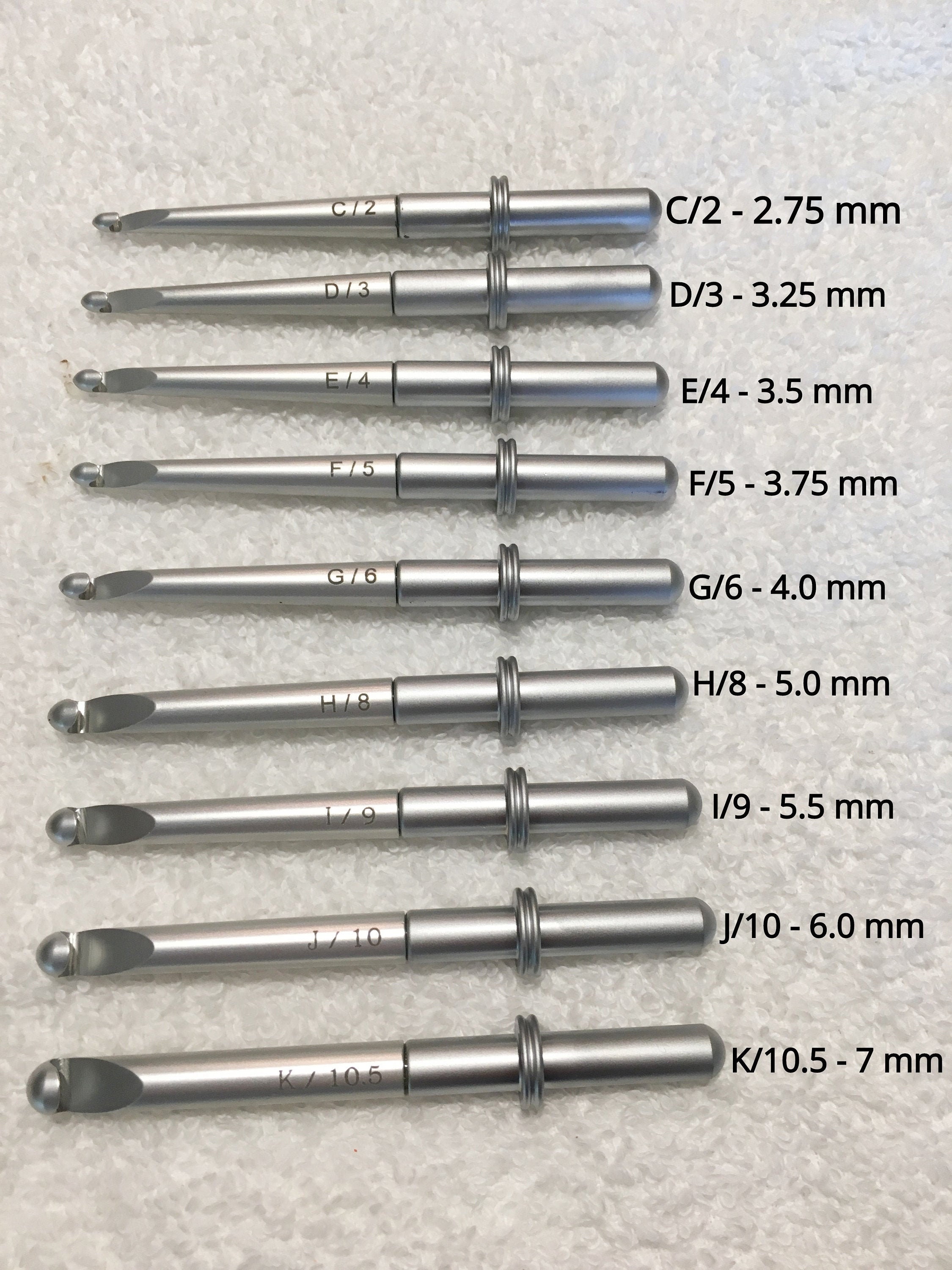 Interchangeable Crochet Hooks Set: Mix and Match Sizes