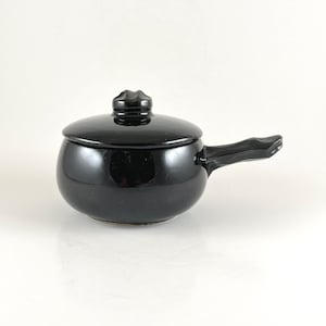McCoy Pottery 1940’s  -  #4 individual French Casserole/soup bowl with handle and lid - Glossy Black -