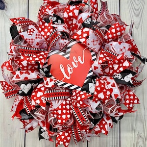 Deco Mesh Valentine Wreath, Black White and Red Valentine&#39;s Wreath, Valentine&#39;s Day Decor, Valentine Love Sign, Valentin Heart Decoration