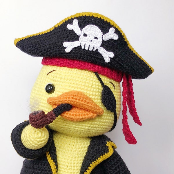 Donnie, the duck pirate king pattern | with his smoking pipe included! | English PDF pirate duck pattern | duck crochet | duck amigurumi