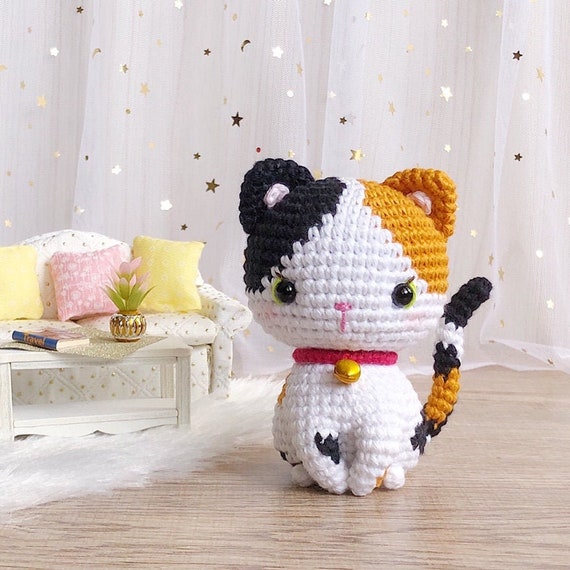 Minnie, the little calico kitten pattern | crochet cat pattern | amigurumi cat pattern | crochet calico cat | English & Spanish PDF pattern