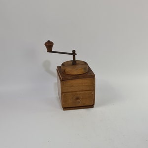 Vintage coffee grinder/mill