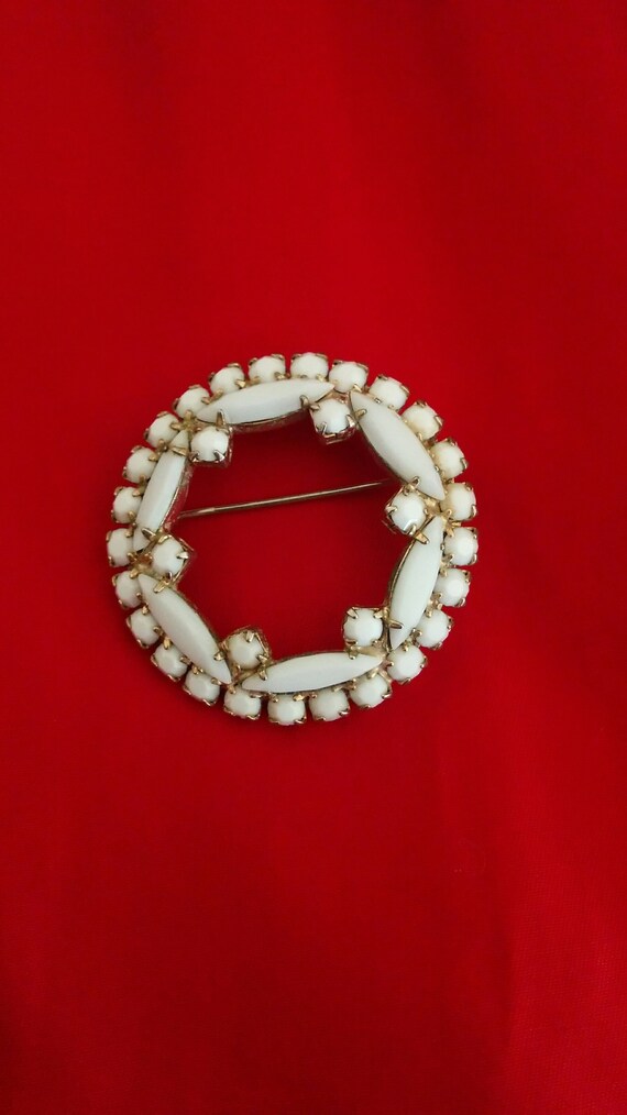 vintage milk glass circle Gem