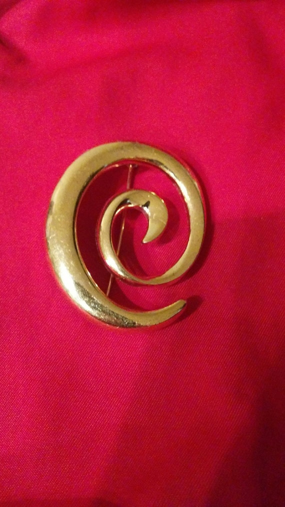 Vintage Signed Napier Swirl Gold Tone Brooch