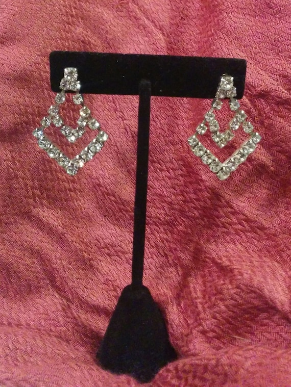 Vintage Dazzling Dama Clear Rhinestone Chandelier Pierced Earrings