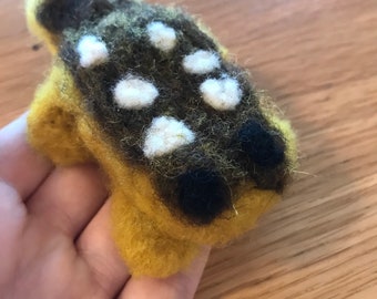 Chonky Mud Bean- Needlefelted Clodsire