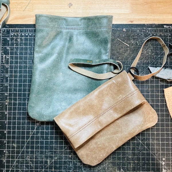 Leather Wristlet, Leather Bag, Wristlet wallet purse, iphone wristlet, smartphone wristlet, leather pouch, leather bag. Leather carry all