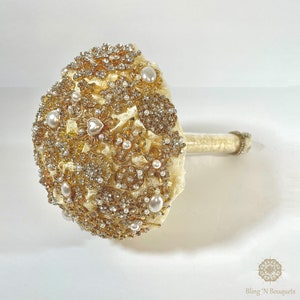 Glamorous Sparkly Bling wedding brooch bouquet 'Goldie' Bride bouquet in gold, ivory, crystals, rhinestones, and pearls