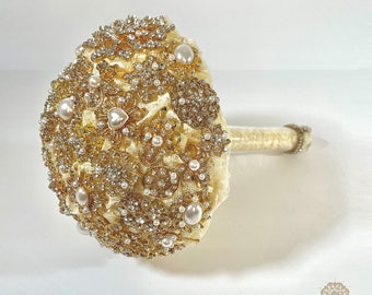 Glamorous Sparkly Bling wedding brooch bouquet 'Goldie' Bride bouquet in gold, ivory, crystals, rhinestones, and pearls