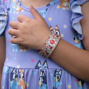 Medicinskt varningsarmband för barn och tonåringar. Medicinskt ID-armband för barn med allergi, autism, diabetes och varning. Anpassat PERSONLIGT ID-armband. bild 3