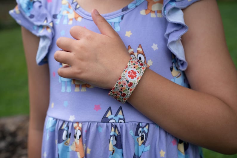 Medicinskt varningsarmband för barn och tonåringar. Medicinskt ID-armband för barn med allergi, autism, diabetes och varning. Anpassat PERSONLIGT ID-armband. bild 3