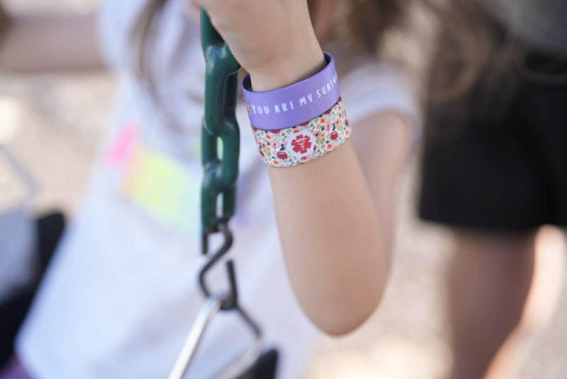 Medicinskt varningsarmband för barn och tonåringar. Medicinskt ID-armband för barn med allergi, autism, diabetes och varning. Anpassat PERSONLIGT ID-armband. bild 15