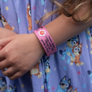 Medicinskt varningsarmband för barn och tonåringar. Medicinskt ID-armband för barn med allergi, autism, diabetes och varning. Anpassat PERSONLIGT ID-armband. bild 4