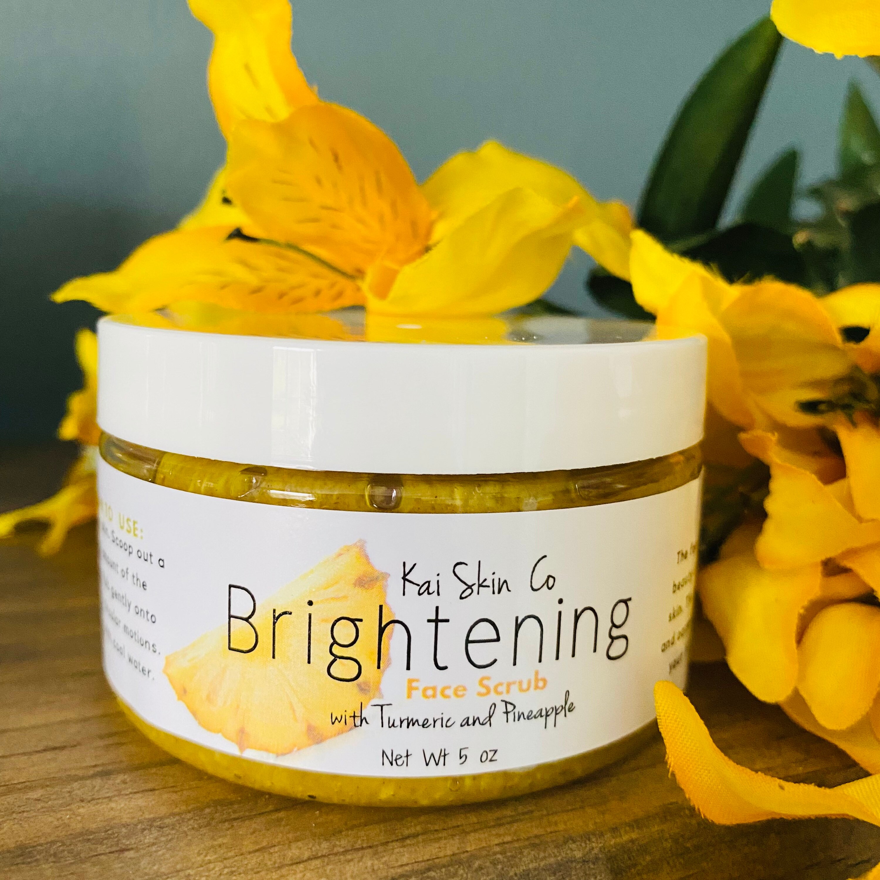 Turmeric Brightening Facial Scrub