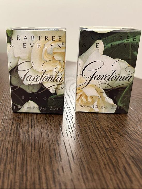 CRABTREE & EVELYN。 GARDENIA 。 キャンドル。 2個。 Crabtree and Evelyn Gardenia - Etsy