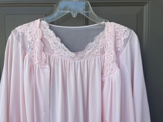 Vintage Loose Fitting Lace Trim Pink Gown & Robe … - image 3