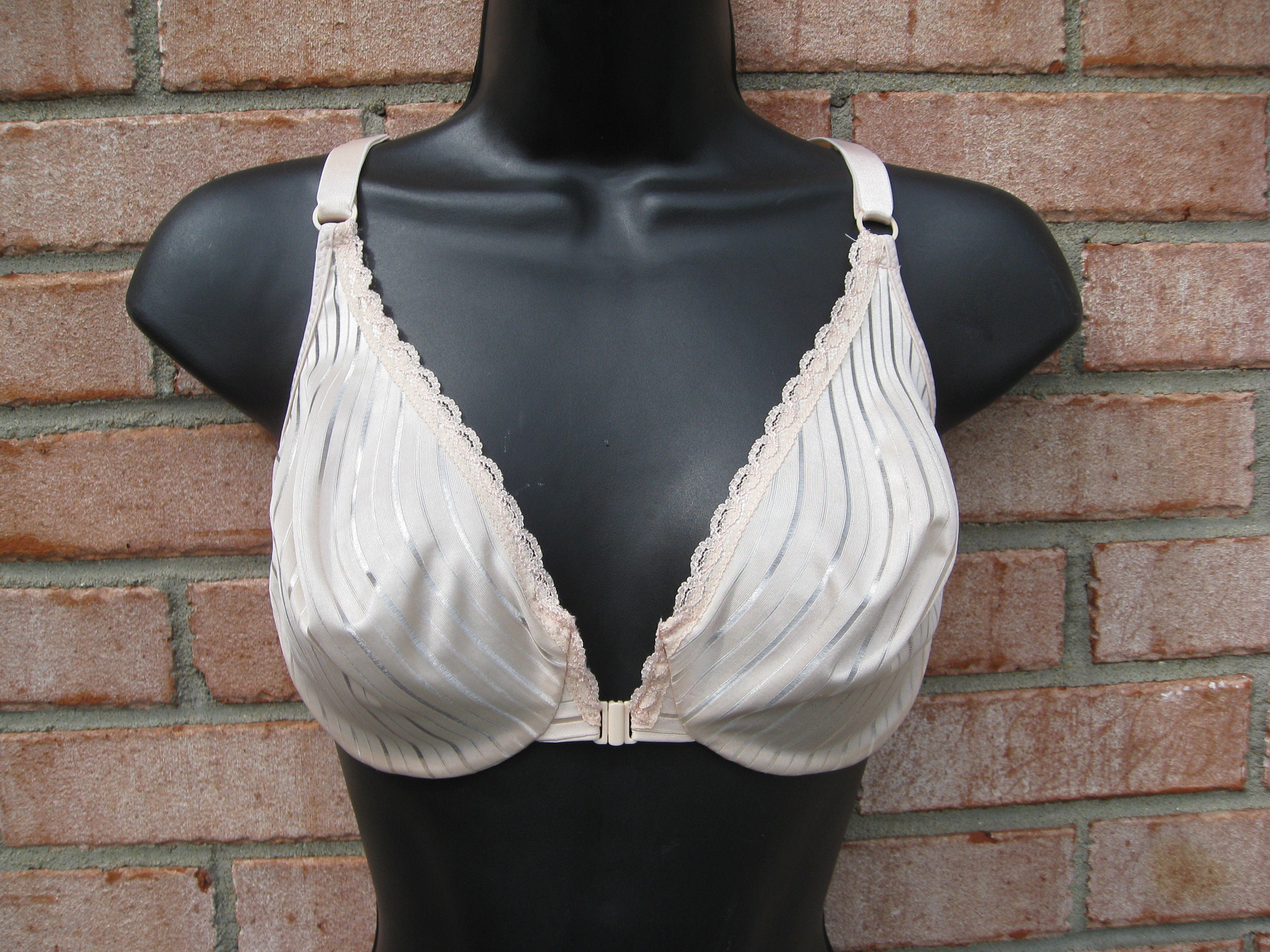 Vintage Warners Bright Stripes Front Closure Bra 