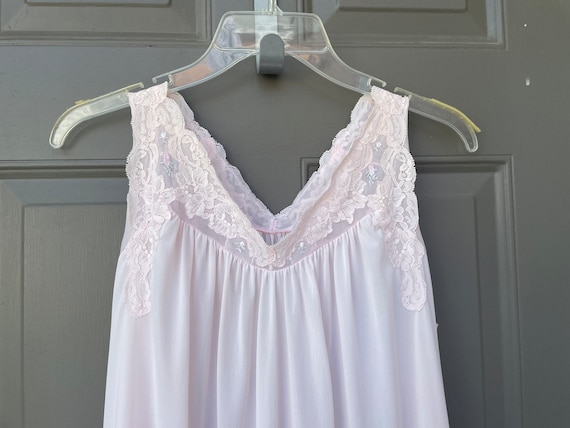 Vintage Loose Fitting Lace Trim Pink Gown & Robe … - image 8
