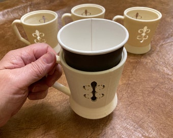 ZARF !  PORTE-gobelet en papier imprimé en 3D !  Vous en avez assez des tasses chaudes et des pochettes en carton ?  Ce lot de 4 transformera vos gobelets en mugs !