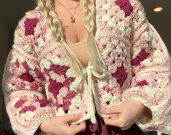 Häkelanleitung - Strawberry Milkshake Cardigan: Grandma Square Sweater (Instant PDF Download)