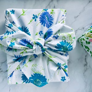 Furoshiki gift wrapping, size large