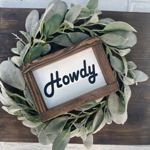 Howdy western decor sign - Entryway sign Vintage style font