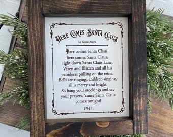 Here Comes Santa Claus Book Style Sign - Farmhouse Christmas Decor - Vintage Classic