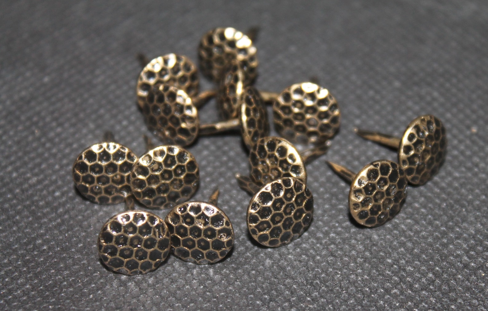 MroMax Polsternägel 35 Stück - Dekorative Metallstifte Für Möbel & DIY