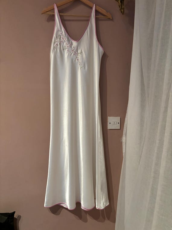 Oscar de la Renta, 1990’s Vintage Oscar de la Renta Bridal Slip, White with Pink Lining, Chemise, Floral Embroidery, Long, Getting Ready