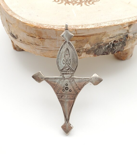 Moroccan handmade Tuareg silver cross pendant, Et… - image 2