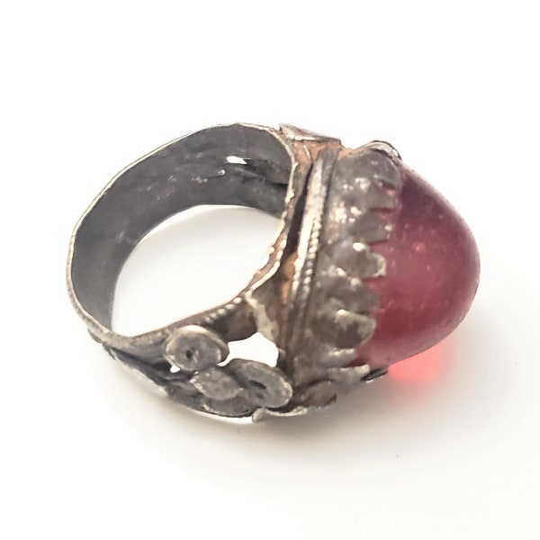 Antique Silver Ancient red glass Ring size 8 Yemen tribal jewelry Hand Crafted ,Silver,Ethnic Jewelry,Tribal Jewelry