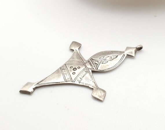 Moroccan handmade Tuareg silver cross pendant, Et… - image 7