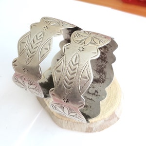 Antique Silver Moroccan Berber 2 bangle Bracelet  ethnic tribal, tribal bracelets, Moroccan jewelry, ethnic jewelry, Tuareg bracelets