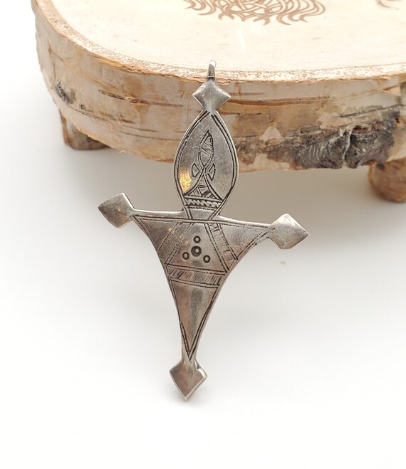 Moroccan handmade Tuareg silver cross pendant, Et… - image 3