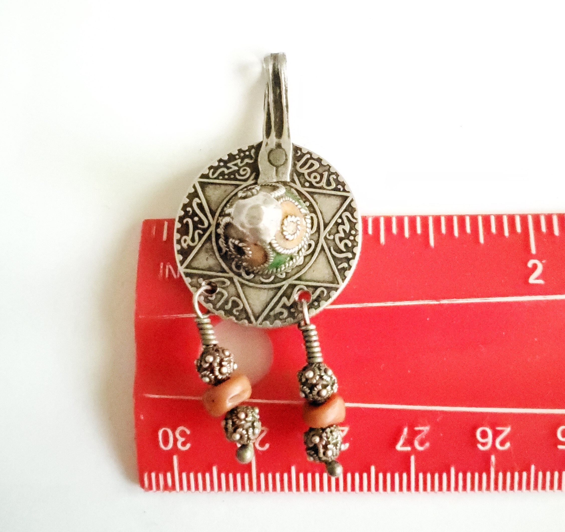 Pendentif Ancien Berbère En Argent Avec Corail - Pièce Ethnique Et Authentique