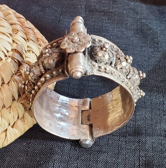 vintage old Silver Bedouin Bangle bracelet from Y… - image 4