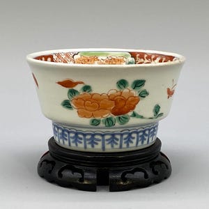 c. 1890 Japanese Meiji Period Porcelain Arita Imari Rice Bowl Dish With Stand