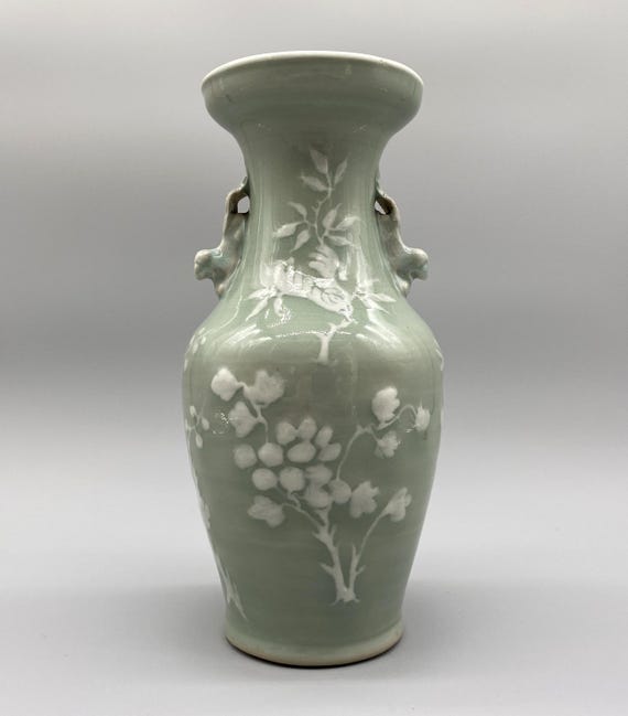 中国清時代お花瓶 中国清時代お花瓶 18世紀後半の中国清朝時代の美しいスリップ装飾