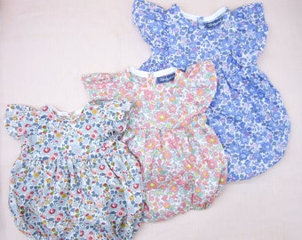 Barboteuse Liberty,barboteuse bébé fille,Liberty of London,baptême habits,blouse Liberty,robe Liberty,bébé fille vêtements,bloomer Liberty