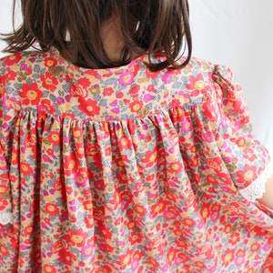 Robe fille Liberty London Robe fille à fleurs Robe soleil d'été fille Robe imprimée fleuri fille Robe en coton pour enfant Robe fleurie pour bébé image 4