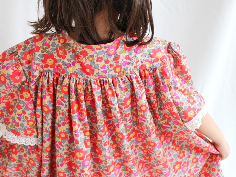 Robe fille Liberty London Robe fille à fleurs Robe soleil d'été fille Robe imprimée fleuri fille Robe en coton pour enfant Robe fleurie pour bébé image 4