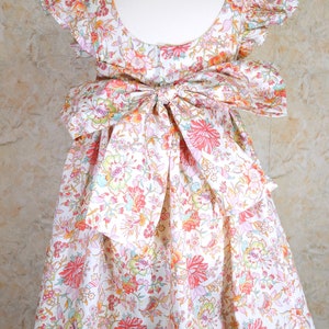 Robe fille Liberty London Robe fille à fleurs Robe soleil d'été fille Robe imprimée fleuri fille Robe en coton pour enfant Robe fleurie pour bébé image 2